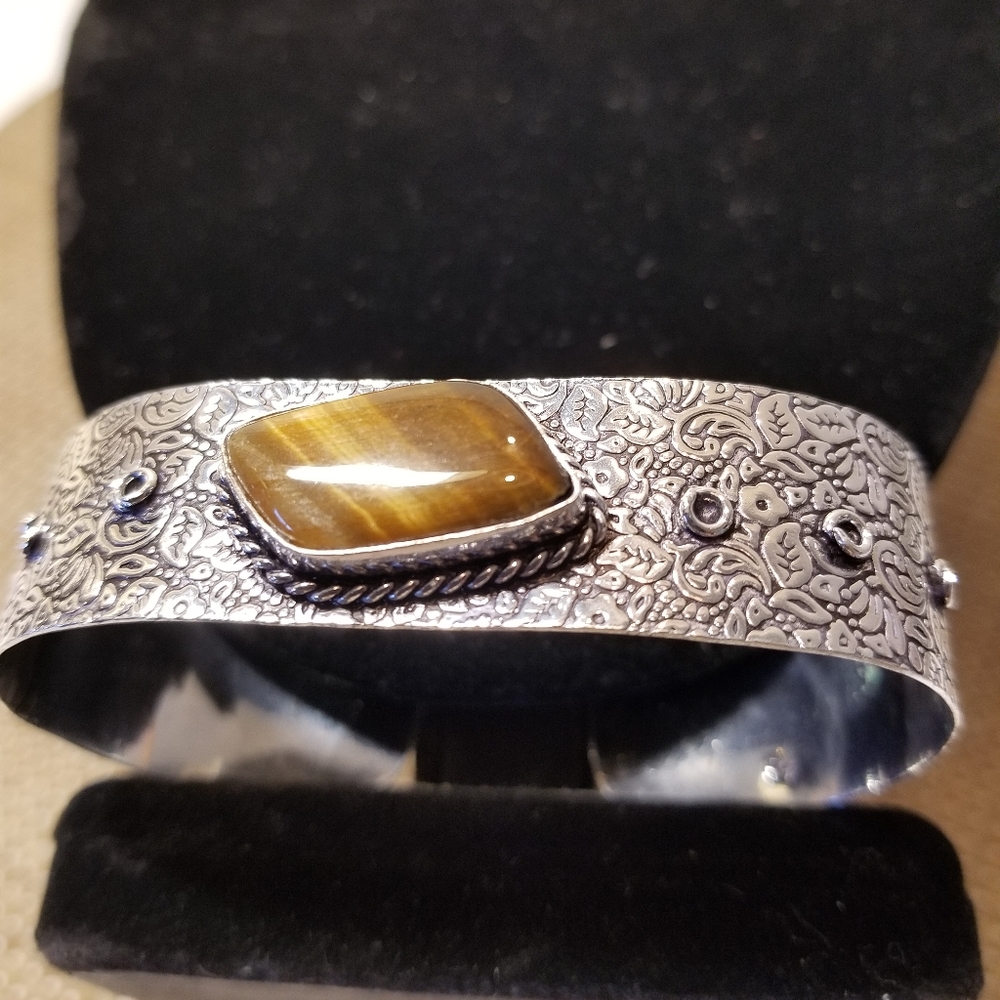 EXQUISITE BRACELET NWOT